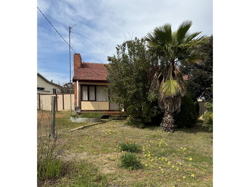 2 Camm Street, Corrigin WA 6375