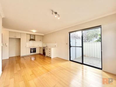 8/77 Surrey Road, Rivervale WA 6103