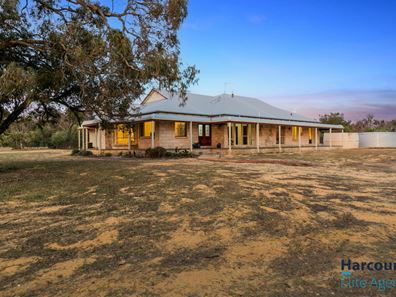 135 Shenton Road, Barragup WA 6209