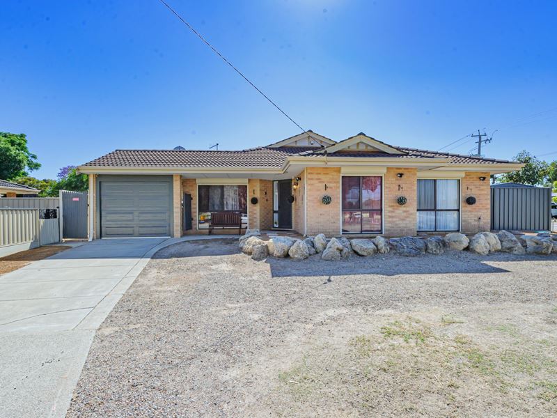 1 Minneola Road, Seville Grove WA 6112