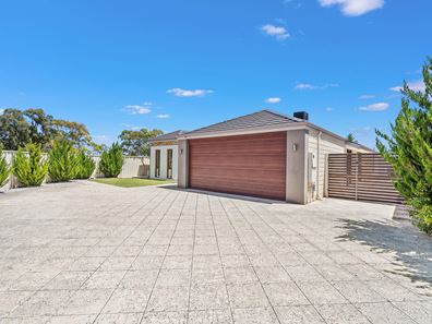 3 Arrowwood Loop, Secret Harbour WA 6173