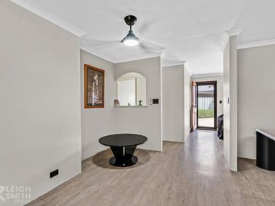 2/9 Kurrajong Circle, Glen Iris WA 6230