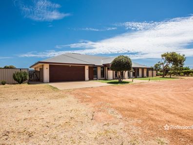 70 Eastlyn Drive, Deepdale WA 6532