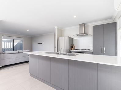 7 Limmen Road, Yanchep WA 6035