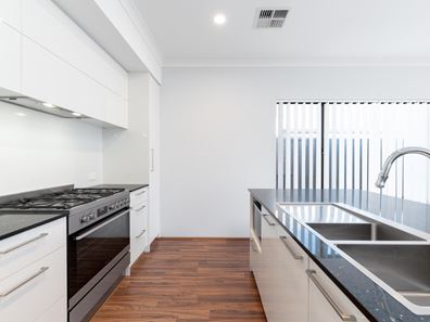 354 Grandis Boulevard, Banksia Grove WA 6031