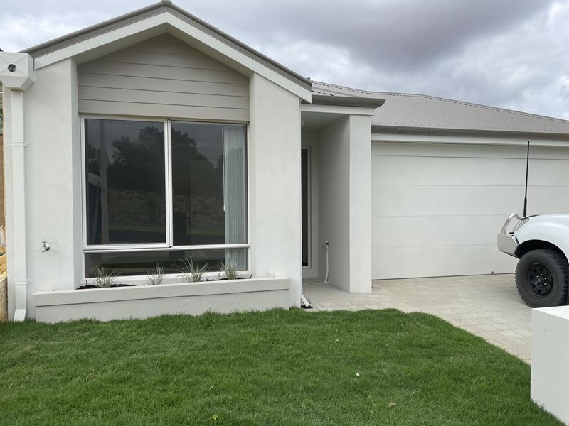 34 Hibiscus Street, Hammond Park WA 6164
