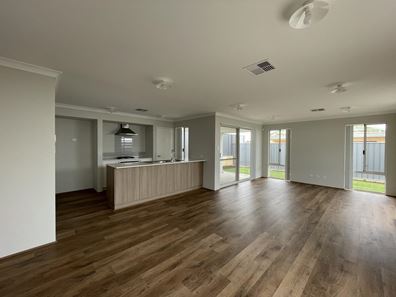 34 Hibiscus Street, Hammond Park WA 6164