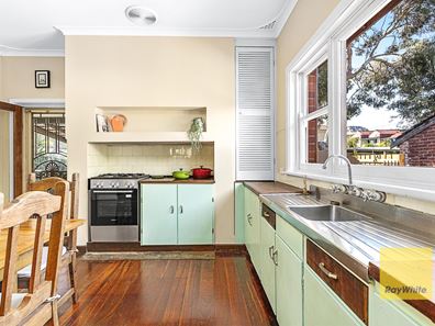 82 HAMPTON ROAD, Fremantle WA 6160