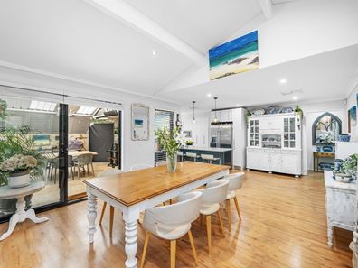 3 Sellenger Court, City Beach WA 6015