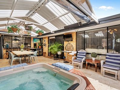 3 Sellenger Court, City Beach WA 6015
