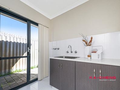 5 Oroya Close, Morley WA 6062