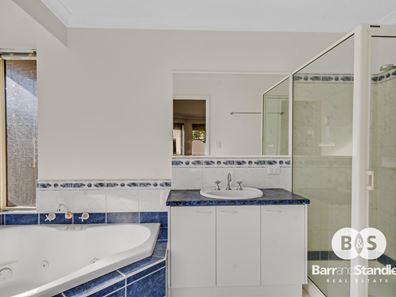 41 Turnberry Way, Pelican Point WA 6230