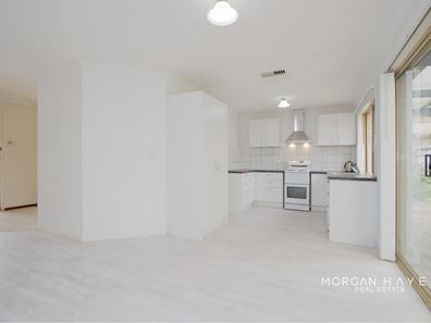 4/39 Mosaic  Street East, Shelley WA 6148
