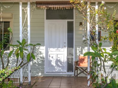 2 York Street, Beaconsfield WA 6162