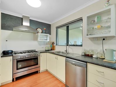 12 Delbridge Drive, Kenwick WA 6107