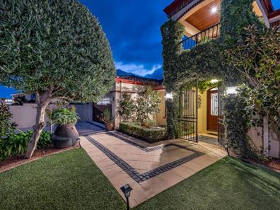 18 Daytona Drive, Iluka WA 6028