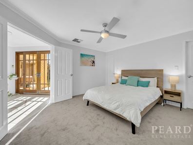 37 Hollins Bend, Madeley WA 6065