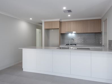 42/11 Bakana Loop, Landsdale WA 6065
