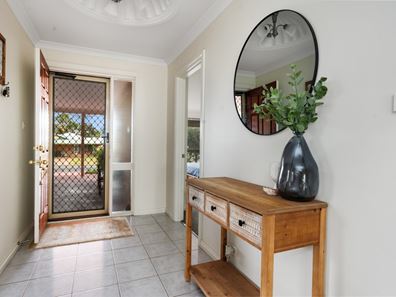 27A Paddington Drive, Hannans WA 6430