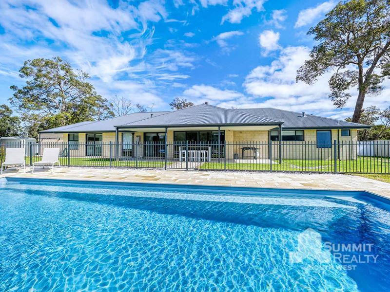 20 East Road, Capel