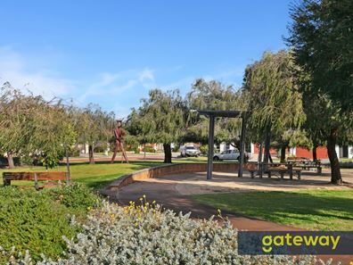 4 Pitch Way, Aubin Grove WA 6164