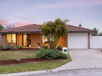 9 Rockbank Place, Kiara WA 6054
