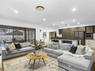 13 Tulum Approach, Iluka WA 6028