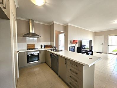 3/5 Melita Drive, Helena Valley WA 6056