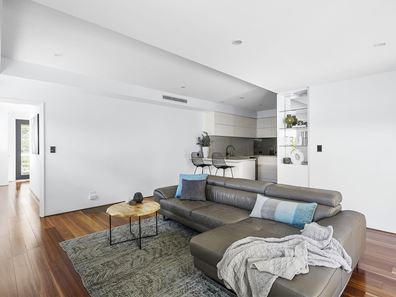 92 Eanun Lane, Joondanna WA 6060