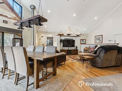 9 Kiev Court, Lesmurdie WA 6076
