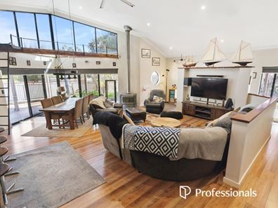 9 Kiev Court, Lesmurdie WA 6076