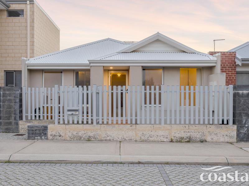 37 Tallering Way, Golden Bay