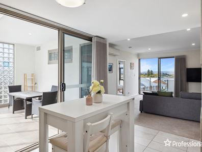 17/15 Leonard Street, Victoria Park WA 6100