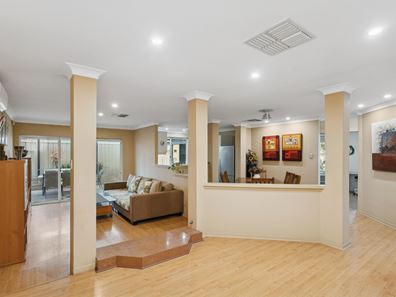 3 Jefferson Drive, Marangaroo WA 6064