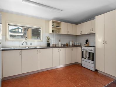 15 North Terrace, Boulder WA 6432