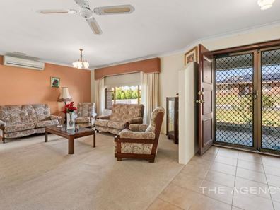 8 Forest Walk, Kardinya WA 6163