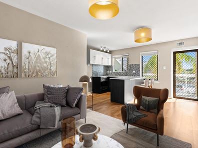 13/4 Sackville Terrace, Scarborough WA 6019
