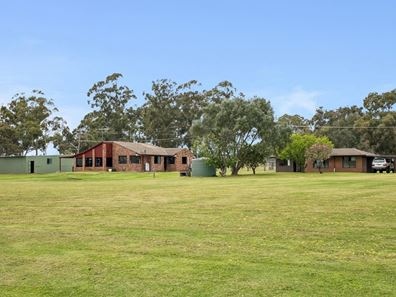 42 Bingham Road, Bullsbrook WA 6084