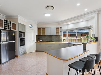 24 Dorneywood Way, Landsdale WA 6065