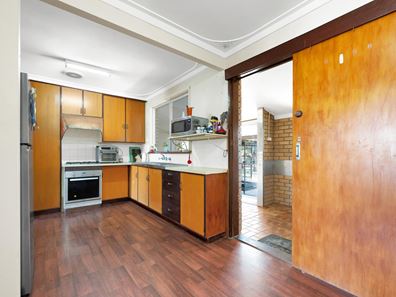 243 Eighth Street, Wonthella WA 6530