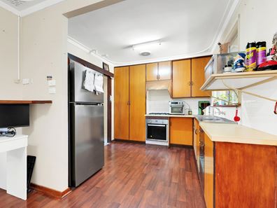 243 Eighth Street, Wonthella WA 6530