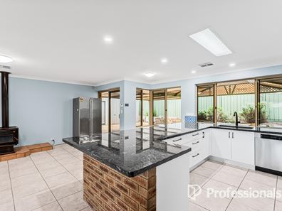33 Willesden Avenue, Kingsley WA 6026