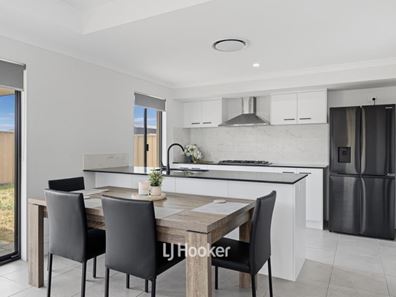 7 Hatfield Way, Millbridge WA 6232