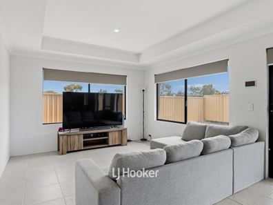 7 Hatfield Way, Millbridge WA 6232