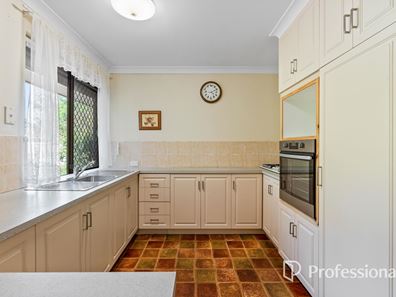 22 Christowe Drive, Swan View WA 6056