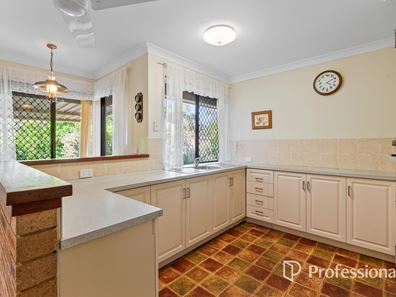 22 Christowe Drive, Swan View WA 6056