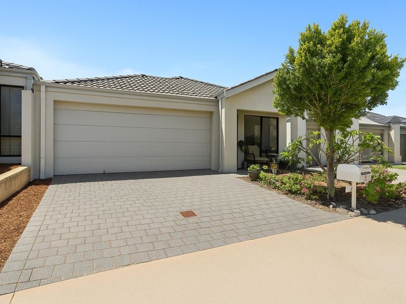 2 Vamoose Way, Meadow Springs