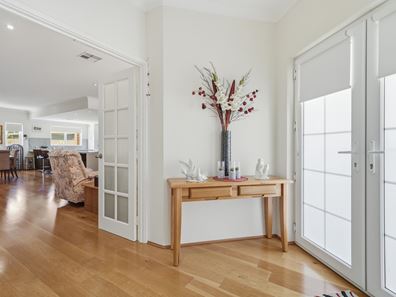16 Tauman Loop, Guildford WA 6055