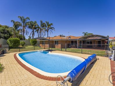37 Everlasting Retreat, Halls Head WA 6210