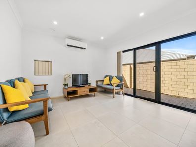 2/10 Trink Street, Cloverdale WA 6105